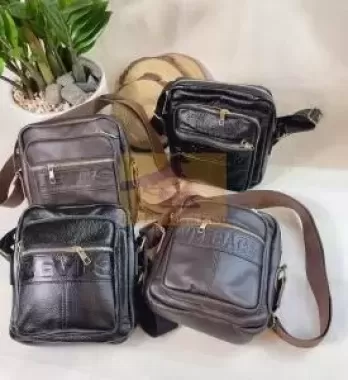 Túi Vuông Đeo Chéo Da Bò