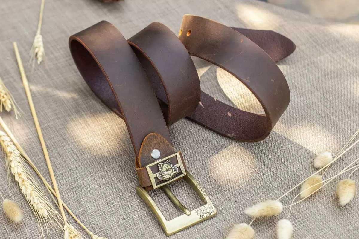 thắt lưng da b&ograve; B&igrave;nh T&acirc;n