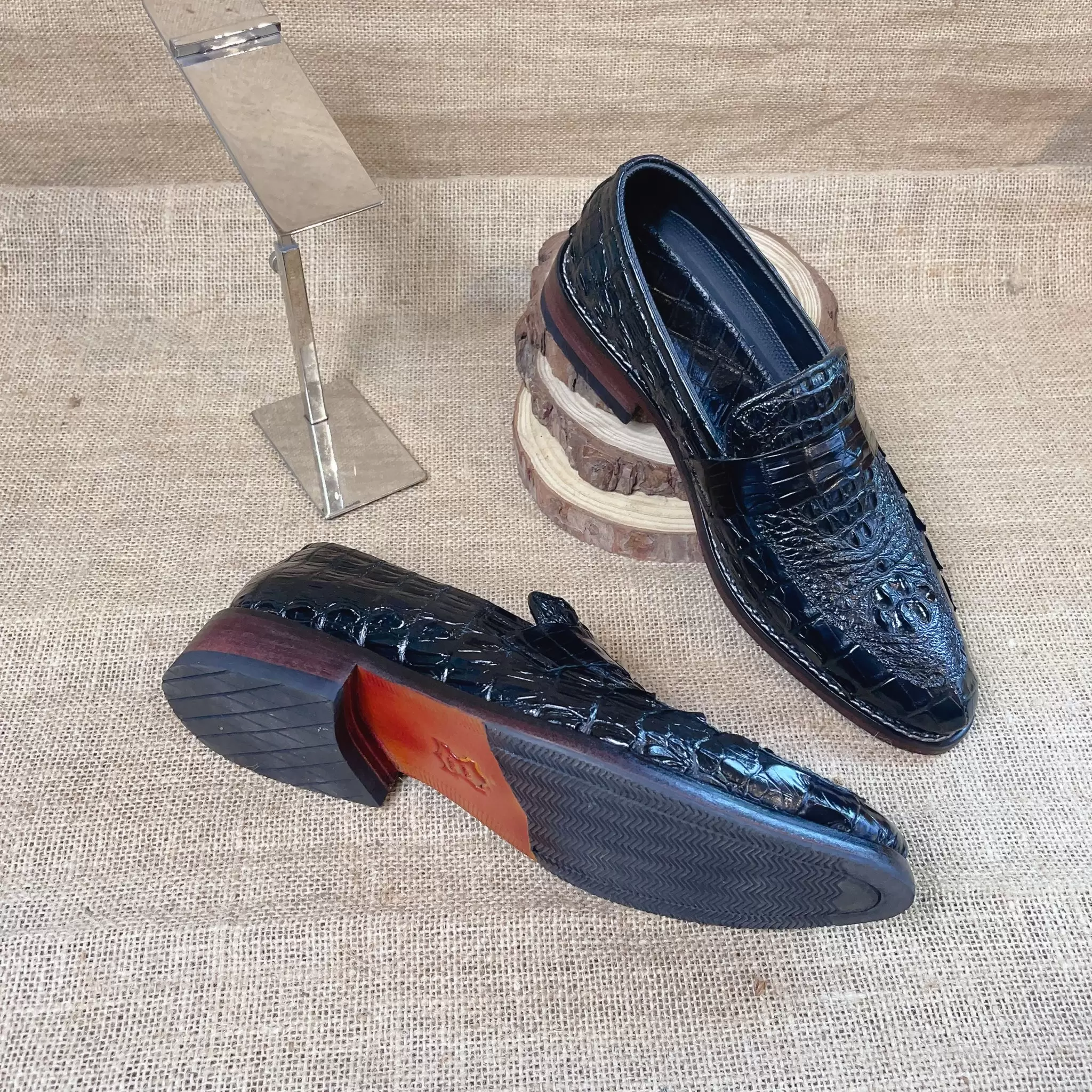 gi&agrave;y da nam B&igrave;nh T&acirc;n