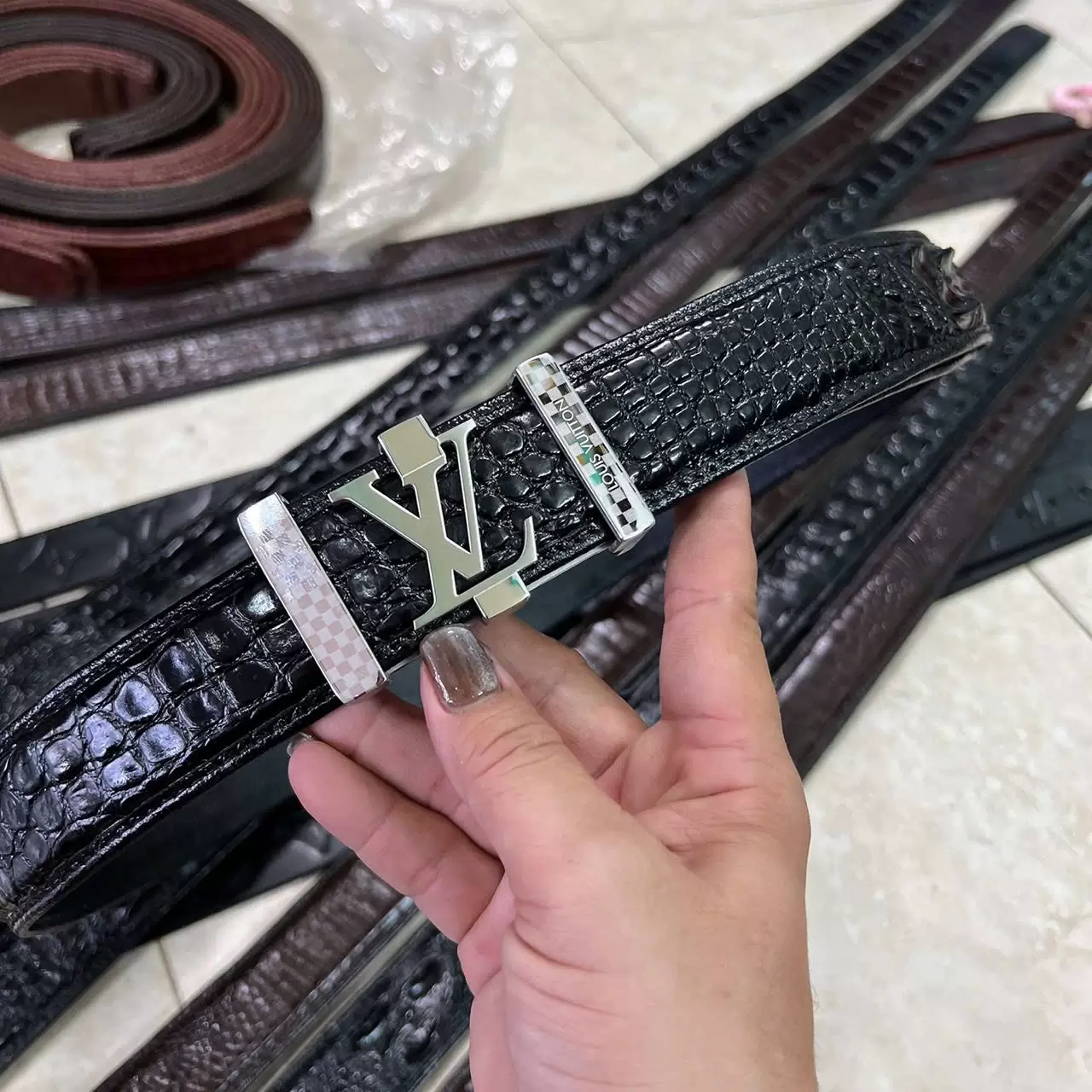 đồ da c&aacute; sấu B&igrave;nh T&acirc;n