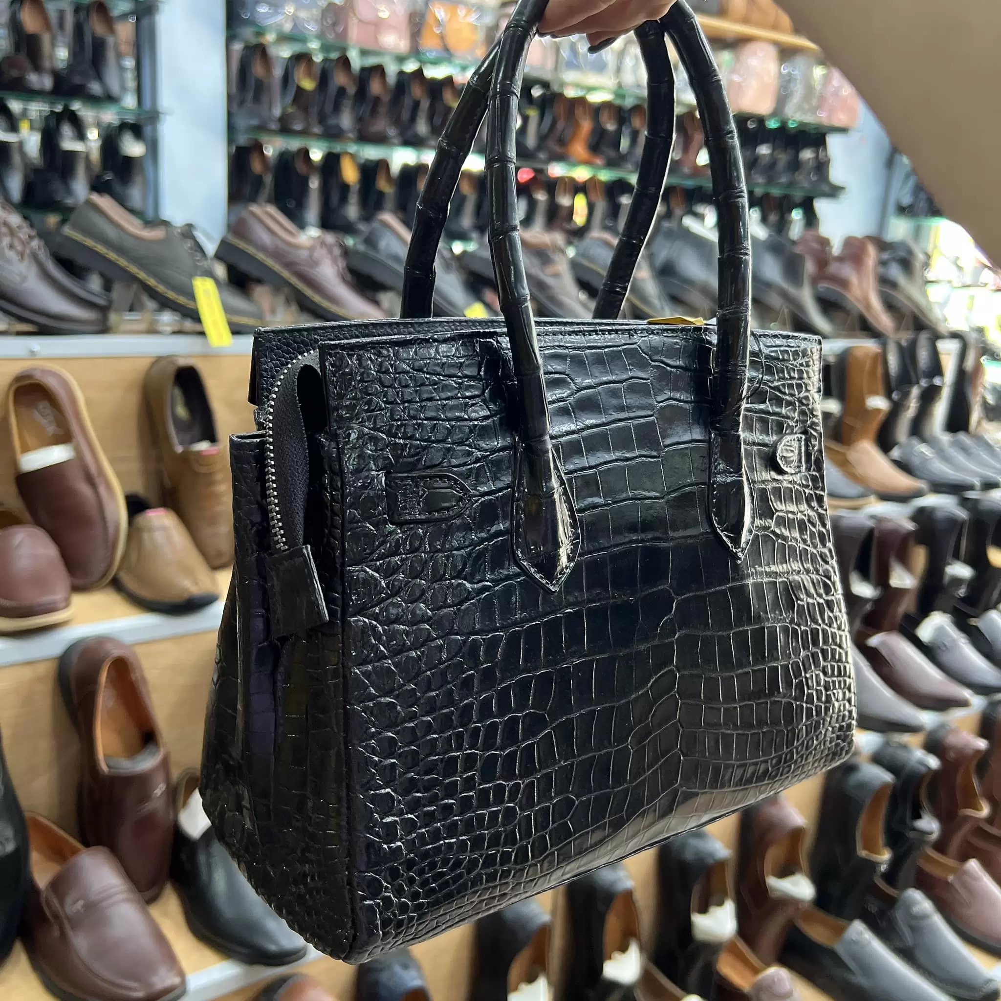 t&uacute;i da nữ B&igrave;nh T&acirc;n